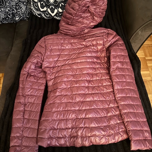 Lululemon Pack it down jacket - Picture 2 of 2